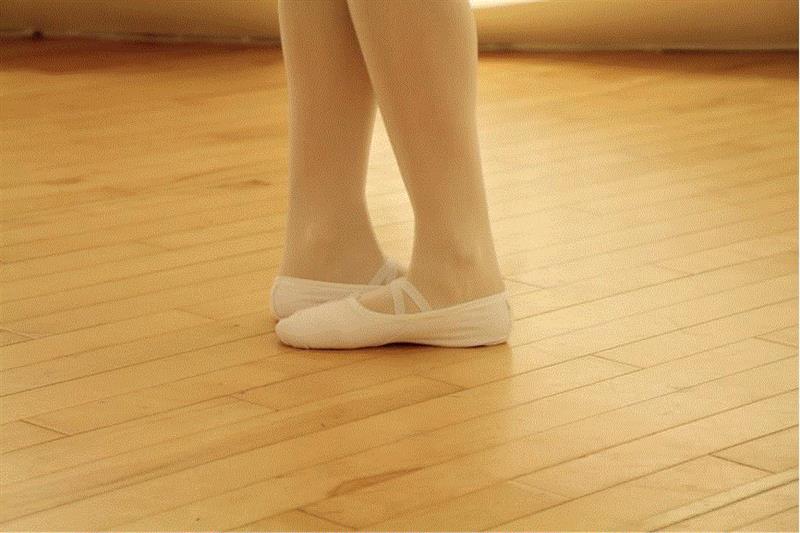 芭蕾知识贴丨足尖跳跃源于这五个脚位,芭蕾,脚位,足尖,舞台,舞蹈,广州大剧院,少儿,芭蕾舞团,肢体,课程