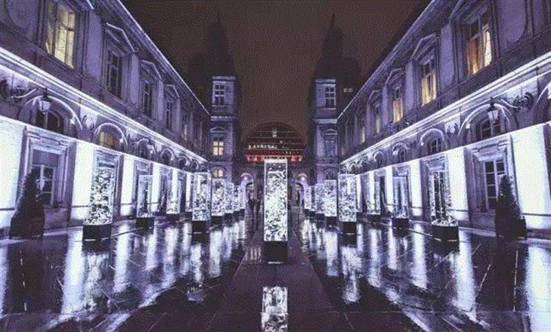 装置丨听玻璃艺术 讲述绝妙动人的梦幻故事,装置,羽毛,材料,琉璃,水晶,建筑,灯光,宇宙,餐厅,Knapp