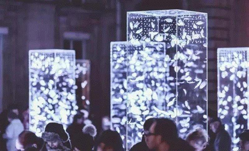 装置丨听玻璃艺术 讲述绝妙动人的梦幻故事,装置,羽毛,材料,琉璃,水晶,建筑,灯光,宇宙,餐厅,Knapp