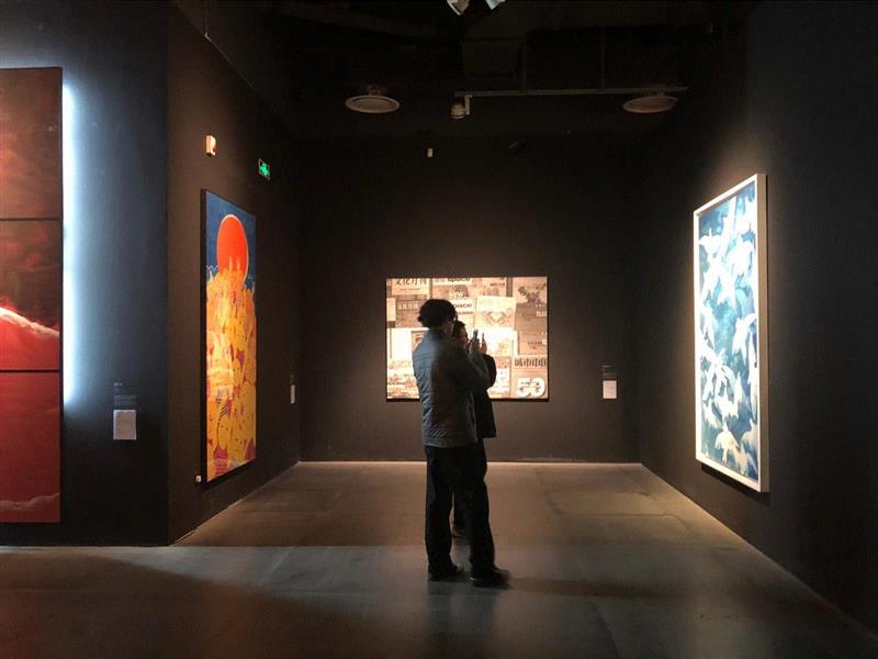 超级课堂丨湖北科技学院学子邂逅东西方艺术,湖北科技学院,东西方,课堂,学子,同学们,周褐褐,合美术馆,美术馆,张晓刚,母体