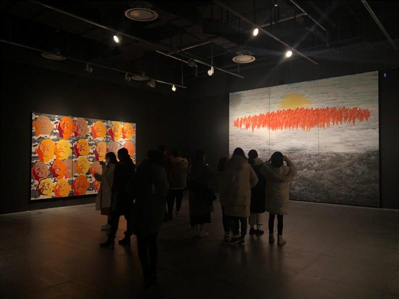 超级课堂丨湖北科技学院学子邂逅东西方艺术,湖北科技学院,东西方,课堂,学子,同学们,周褐褐,合美术馆,美术馆,张晓刚,母体