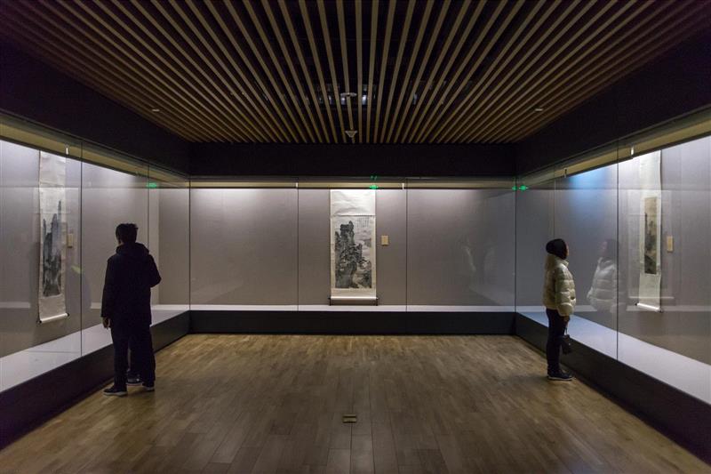 王薇:感恩社会,龙美术馆(浦东馆)免费开放,龙美术馆,王薇,浦东馆,溥儒,展期,美术馆,书画展,王孙,红色,书画