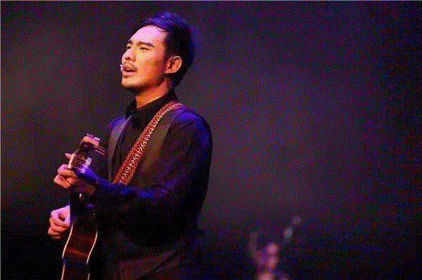 演出预告 | 西方有《波西米亚狂想曲》，而东方有音乐江湖啊！,波西米亚狂想曲,音乐江湖,黄霑,皇后乐队,音乐剧,顾嘉辉,香港,广州仔,音乐,电影