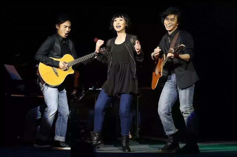 演出预告 | 西方有《波西米亚狂想曲》，而东方有音乐江湖啊！,波西米亚狂想曲,音乐江湖,黄霑,皇后乐队,音乐剧,顾嘉辉,香港,广州仔,音乐,电影