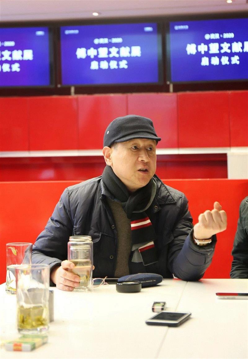合美术馆执行馆长鲁虹先生,@武汉·2020：傅中望个展筹备会议于合美术馆召开,傅中望,合美术馆,筹备会议,湖北美术馆,设计师,文献,鲁虹,冀少峰,书记,李和清
