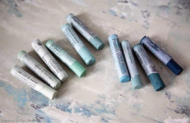 她15年离群索居，只为用一根粉笔打开全新人生，惊艳了世界！,粉笔,Olga,很多人,颜料,墙上,莫斯科艺术学院,色块,阁楼,黑板,节日