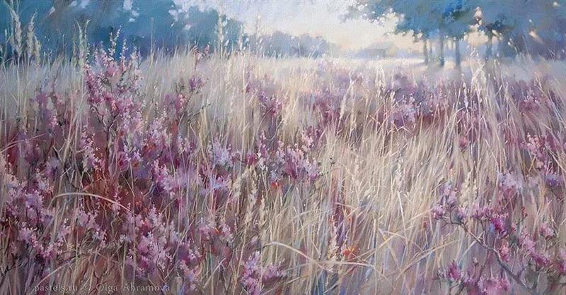 她15年离群索居，只为用一根粉笔打开全新人生，惊艳了世界！,粉笔,Olga,很多人,颜料,墙上,莫斯科艺术学院,色块,阁楼,黑板,节日