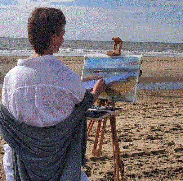 她15年离群索居，只为用一根粉笔打开全新人生，惊艳了世界！,粉笔,Olga,很多人,颜料,墙上,莫斯科艺术学院,色块,阁楼,黑板,节日