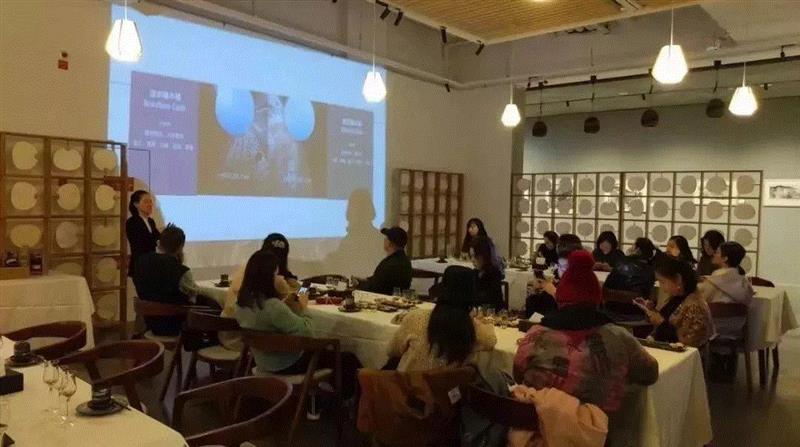 往期品鉴会现场图片,本周六三影堂玩耍指南 | 三影堂厦门“英伦文化季”,英伦,本周六三影堂,指南,厦门,文化季,英国,格兰路,颜色,烈酒,陈年