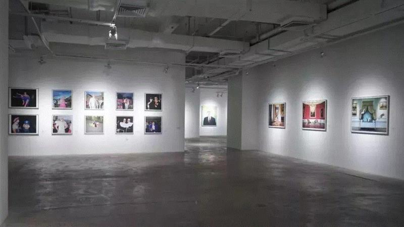 《英国新摄影》,本周六三影堂玩耍指南 | 三影堂厦门“英伦文化季”,英伦,本周六三影堂,指南,厦门,文化季,英国,格兰路,颜色,烈酒,陈年