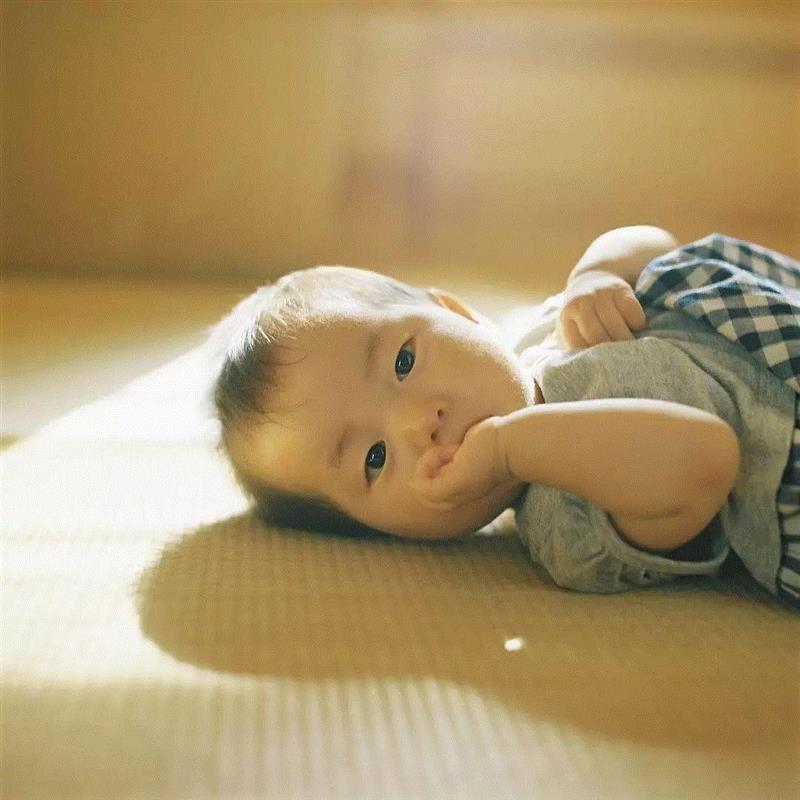 艺术 ▎日本摄影师数十年如一日记录家人，一家五口的幸福生活，感动万千网友！,日本,摄影师,幸福生活,川原,女儿,祖母,妹妹,祖父,姐姐,大片