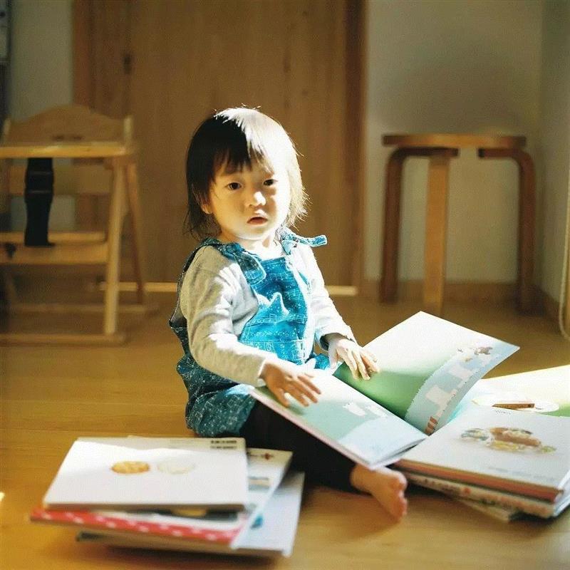 艺术 ▎日本摄影师数十年如一日记录家人，一家五口的幸福生活，感动万千网友！,日本,摄影师,幸福生活,川原,女儿,祖母,妹妹,祖父,姐姐,大片