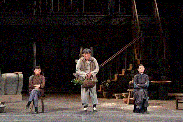 《窝头会馆》,看点丨北京人艺2019经典作品轮番上演,北京人艺,看点,剧目,剧院,任鸣,舞台,新作,首都剧场,戏剧,窝头会馆