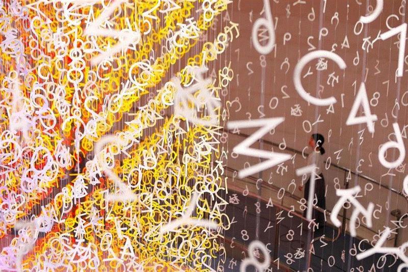 色彩丨用100种颜色做设计，是怎样一种惊艳？,颜色,装置,Emmanuelle,FURLA,花卉,图案,色调,树木,立方体,Moureaux