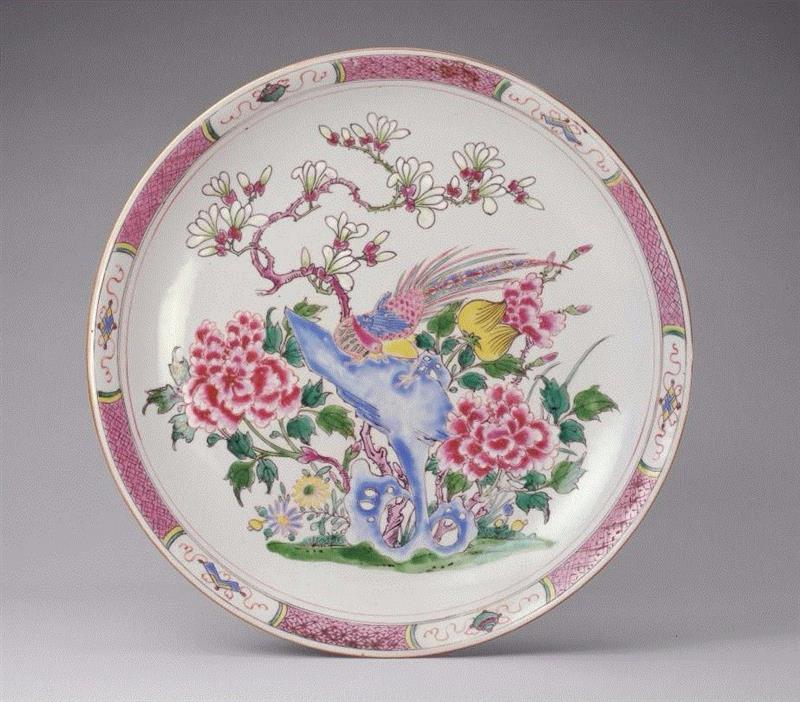 清雍正粉彩雉鸡牡丹纹盘，故宫博物院藏,看牡丹纹识别瓷器年代？你也可以！,牡丹纹,瓷器,牡丹,器物,纹饰,青花,故宫博物院,花瓣,西夏,元代