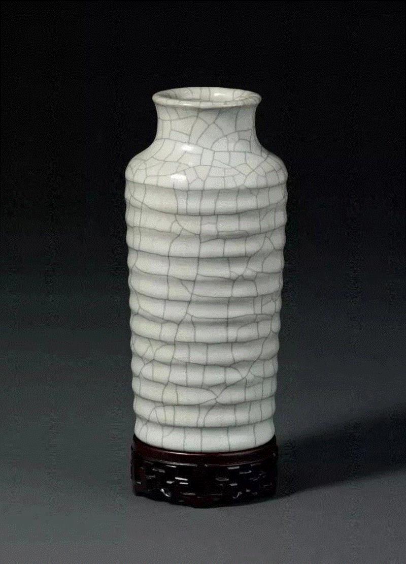 北京诚轩2010年春季拍卖会第831号拍品,宋瓷之美，流与后世,宋瓷,后世,诚轩,品种,弦纹,雍正,乾隆,拍卖会,拍品,器形