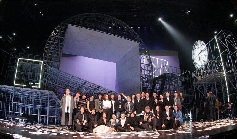 如果你敢在这个时代,用戏剧养活自己。,戏剧,演员,孟京辉,孟京辉戏剧工作室,舞台,话剧,才艺,恋爱的犀牛,电话,形体