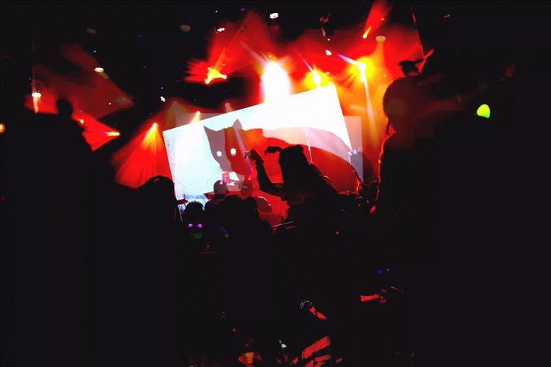 如果你敢在这个时代,用戏剧养活自己。,戏剧,演员,孟京辉,孟京辉戏剧工作室,舞台,话剧,才艺,恋爱的犀牛,电话,形体