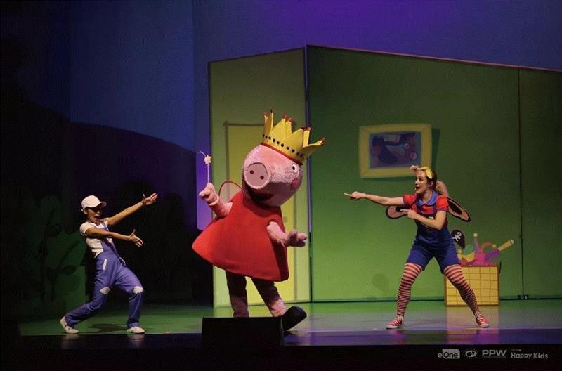 我也不知道佩奇为啥这么红，但想去《小猪佩奇欢乐派对》,佩奇,小猪佩奇欢乐派对,小猪佩奇,舞台剧,动画片,孩子们,家长,儿童,女孩,英国