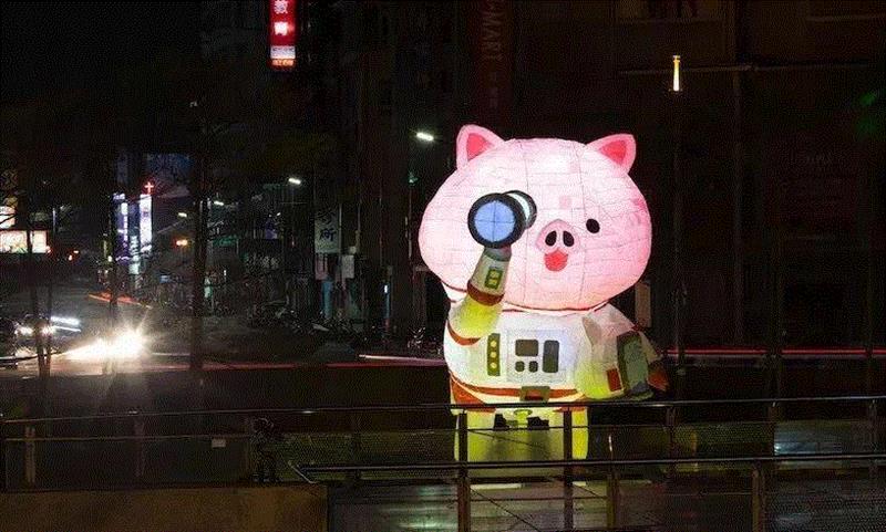 展览丨七大户外艺术装置点亮新竹灯光节,新竹,灯光,户外,装置,太空人,月球,地球,小猪,讯号,林建荣