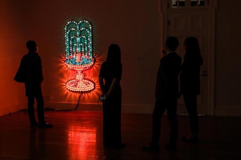 诺布尔及韦柏斯特《极度感官放纵》,现场直击:乔治·迈克尔艺术珍藏现正于佳士得上海艺术空间展出,佳士得,乔治·迈克尔,迈克尔,英国,音乐,珍藏展,乐坛,翠西,艾敏,诺布尔