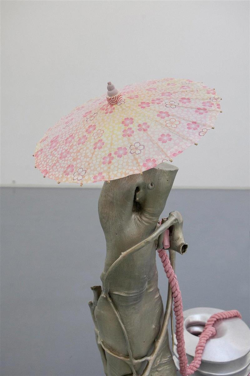 Detail 细节,现场 | 关小个展 @ Bonner Kunstverein,小个展,Detail,玻璃钢,丙烯,农业,纪录片,窗户,麻绳,关小,雕塑