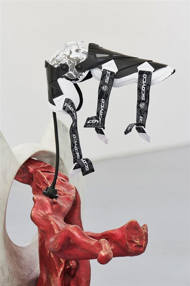 Detail 细节郁金香模型 Tulip Model，2019,现场 | 关小个展 @ Bonner Kunstverein,小个展,Detail,玻璃钢,丙烯,农业,纪录片,窗户,麻绳,关小,雕塑