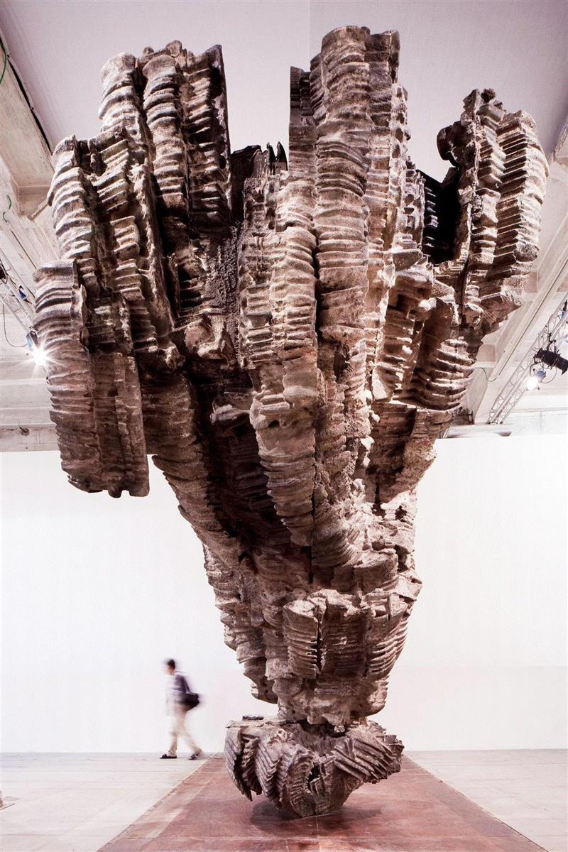 ▲&nbsp;罗伯特·库奇作品于2017年威尼斯双年展意大利馆展出现场图片，??罗伯特·库奇，摄影：