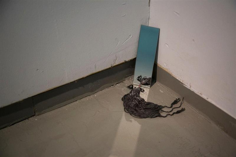 家族名称：“明镜”系列——这里实在很吵杂，可是我也无处可去了,抓住二月的“小尾巴”，PSA邀你和小动物一起玩“捉迷藏”！,PSA,尾巴,捉迷藏,上海双年展,小老鼠,上海当代艺术博物馆,上海戏剧学院,微博,戏艺,主策展人