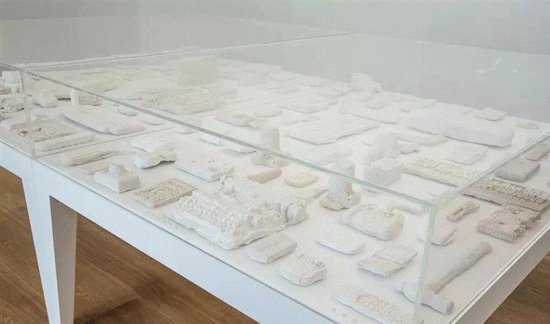 Future Relic系列一共9件限量雕塑，自2013年发售第一件大哥大，已经历经6年的时间，其中