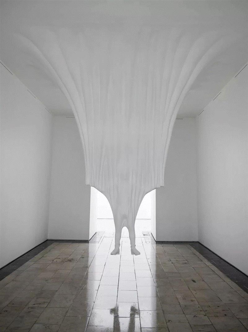 Daniel从2016年开始，通过特殊眼镜看到更多色彩，作品也更加多彩，欣赏一组他的彩色作品。,雕塑丨天马行空的抽象作品,雕塑,眼镜,颜色,眼中,Relic,大哥大,墙面,色弱,建筑学,大部分