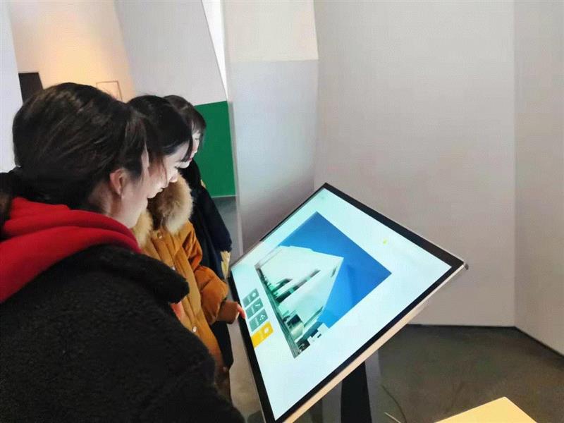 遇见艺术｜和中南民族大学学子一起走进“因彼而行——周褐褐个展”,周褐褐,学子,中南民族大学,同学们,中南民族大学美术学院,合美术馆,女儿,结局,展讯,美术馆