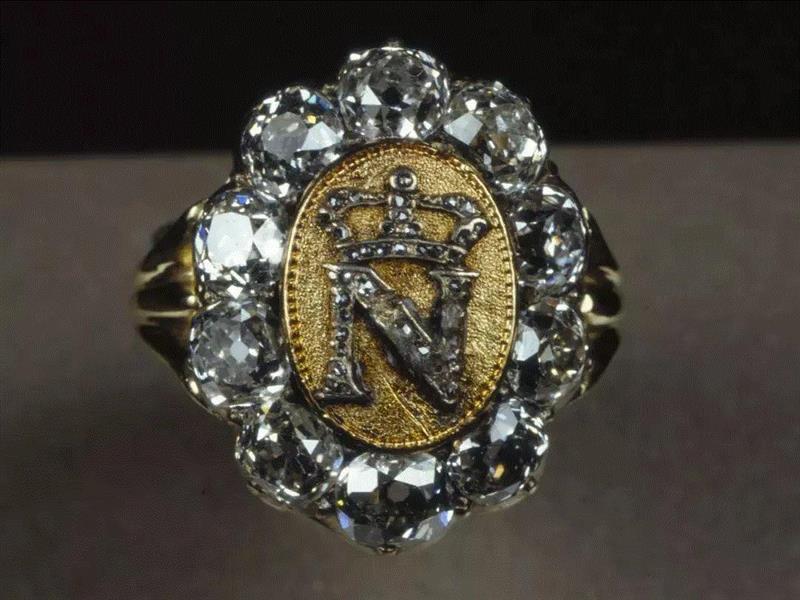 拿破仑的徽章戒指 ｜ 艾蒂安·尼铎(现CHAUMET)&nbsp;,情人节礼物急救指南,指南,拿破仑,CHAUMET,Trudon,珠宝,蜡烛,钻石,皇族,黄金,皇室