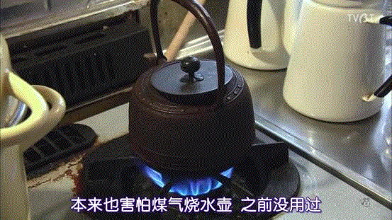 豆瓣9.6分，看了这对90岁老夫妻的神仙日子，我们真的是在虚度此生！,老夫妻,神仙日子,此生,豆瓣,爷爷,奶奶,日子,房子,英子,家里