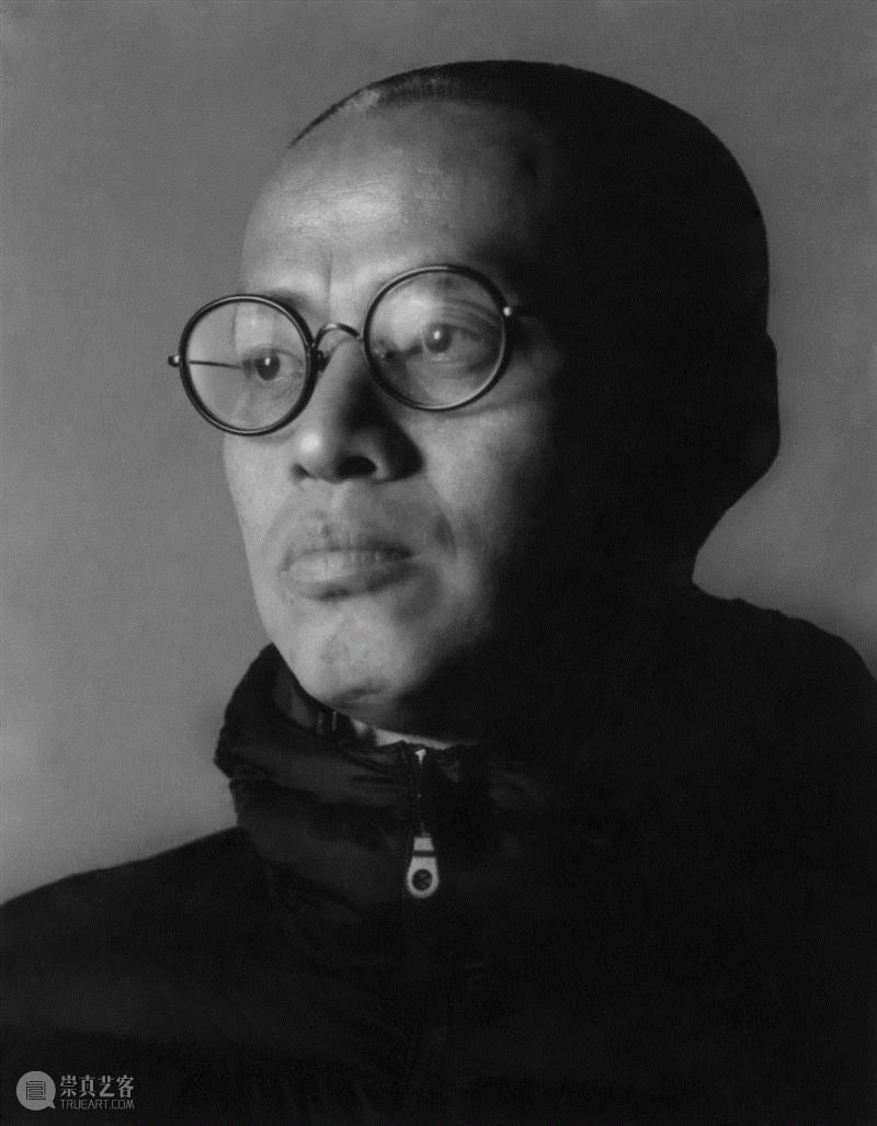 【SC?P｜照片故事】黎朗——《彝》的故事,黎朗,双年展,彝族,成都,SCoP,四川,彝人,黑色,上海摄影艺术中心,瓦伦西亚