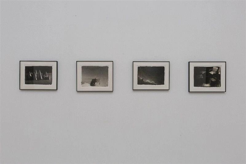 ▲展览现场 陈晓云作品四幅,三遠当代艺术中心恭祝大家国庆节快乐 | 10.1-10.3期间闭馆,丙烯,现场图,李易纹,王茂,张慧,油画,陈晓云,刘聪,水彩,董大为