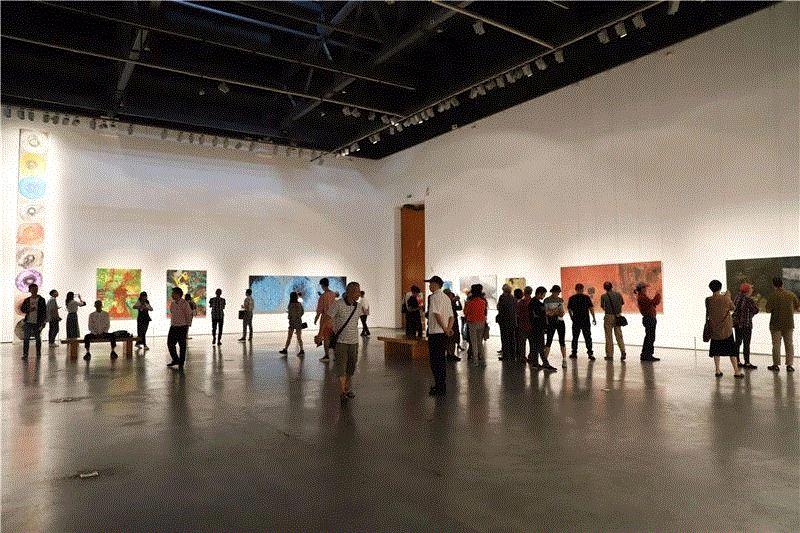 展览现场,“异形——2018上海抽象艺术宁波展“开幕，国庆到美术馆吹吹海派风,宁波,异形,美术馆,海派,宁波美术馆,抽象画,副主席,会长,许德民,副会长