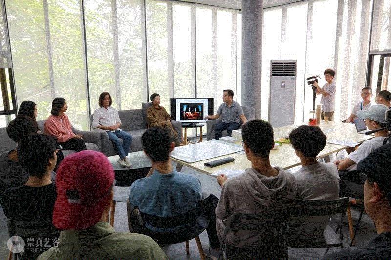 对谈现场,开幕现场  | 施勇《将一只（   ）鸟从一座塔的塔顶放掉》与邓子军《心力》开幕,施勇,塔顶,邓子军,心力,周力,刘可,策展人,孙啟,地址,华侨城
