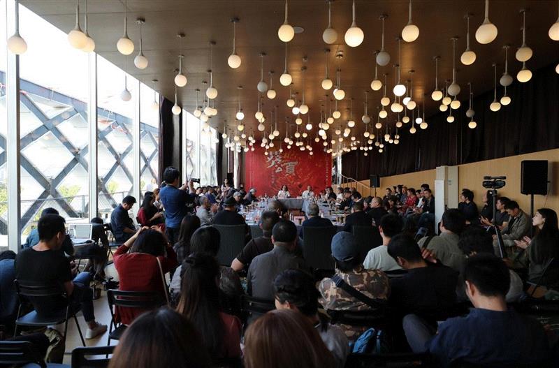“葵颂”展览上午场研讨会：生如葵花——我们如何不断地走进一个世界,葵颂——许江近作展正式开幕！,许江,葵颂,近作展,上海民生现代美术馆,野火,雕塑,一代人,油画,装置,华葵