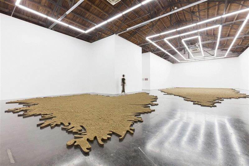 *Please scroll down for English ,正在展出｜杨心广：坏土  ( Yang Xinguang: Bad Soil ),杨心广,Bad,Soil,Oct,北京公社,物质,iron,不锈钢,中央美术学院美术馆,假期