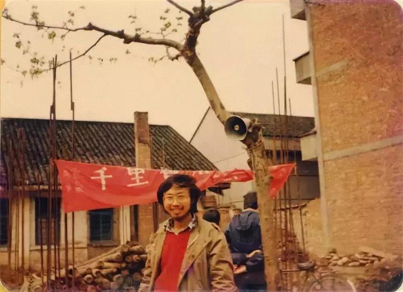 詩，死了。,海子,诗人,诗歌,太阳,文学,西川,今夜,大海,北大,青年
