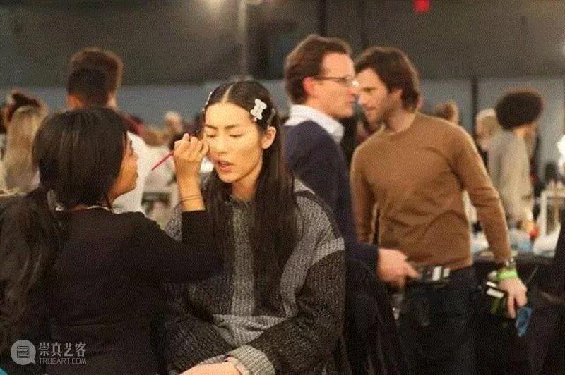 人物 ▎大表姐刘雯又上热搜：我用我的本真去歌唱,刘雯,表姐,人物,模特,时尚,湖南,少女,灰姑娘,外面,眼神