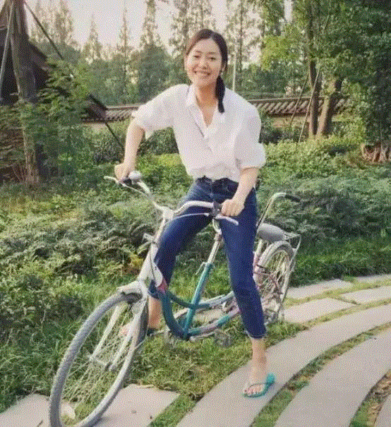 人物 ▎大表姐刘雯又上热搜：我用我的本真去歌唱,刘雯,表姐,人物,模特,时尚,湖南,少女,灰姑娘,外面,眼神