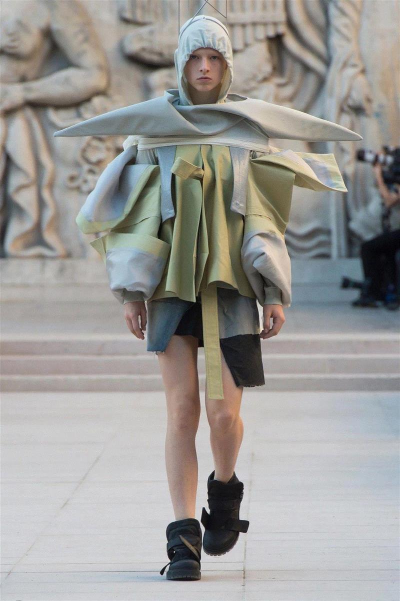 【IFA-时尚资讯】独立和怪异也可以是一种生存之道\Rick Owens,IFA,资讯,生存之道,Owens,欧文斯,设计师,节目,塔特林,夹克,Spring