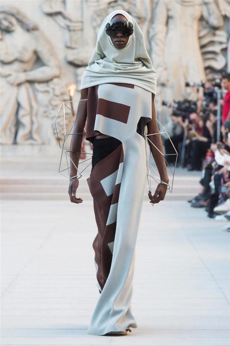 【IFA-时尚资讯】独立和怪异也可以是一种生存之道\Rick Owens,IFA,资讯,生存之道,Owens,欧文斯,设计师,节目,塔特林,夹克,Spring
