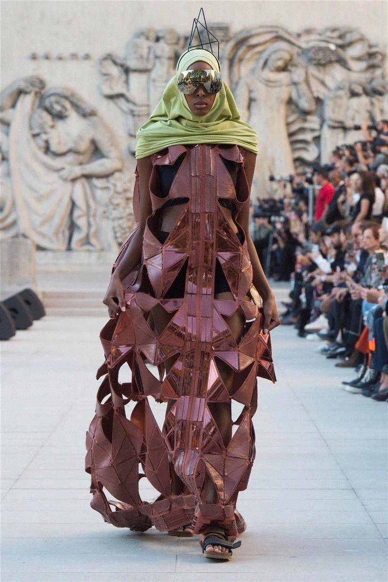【IFA-时尚资讯】独立和怪异也可以是一种生存之道\Rick Owens,IFA,资讯,生存之道,Owens,欧文斯,设计师,节目,塔特林,夹克,Spring