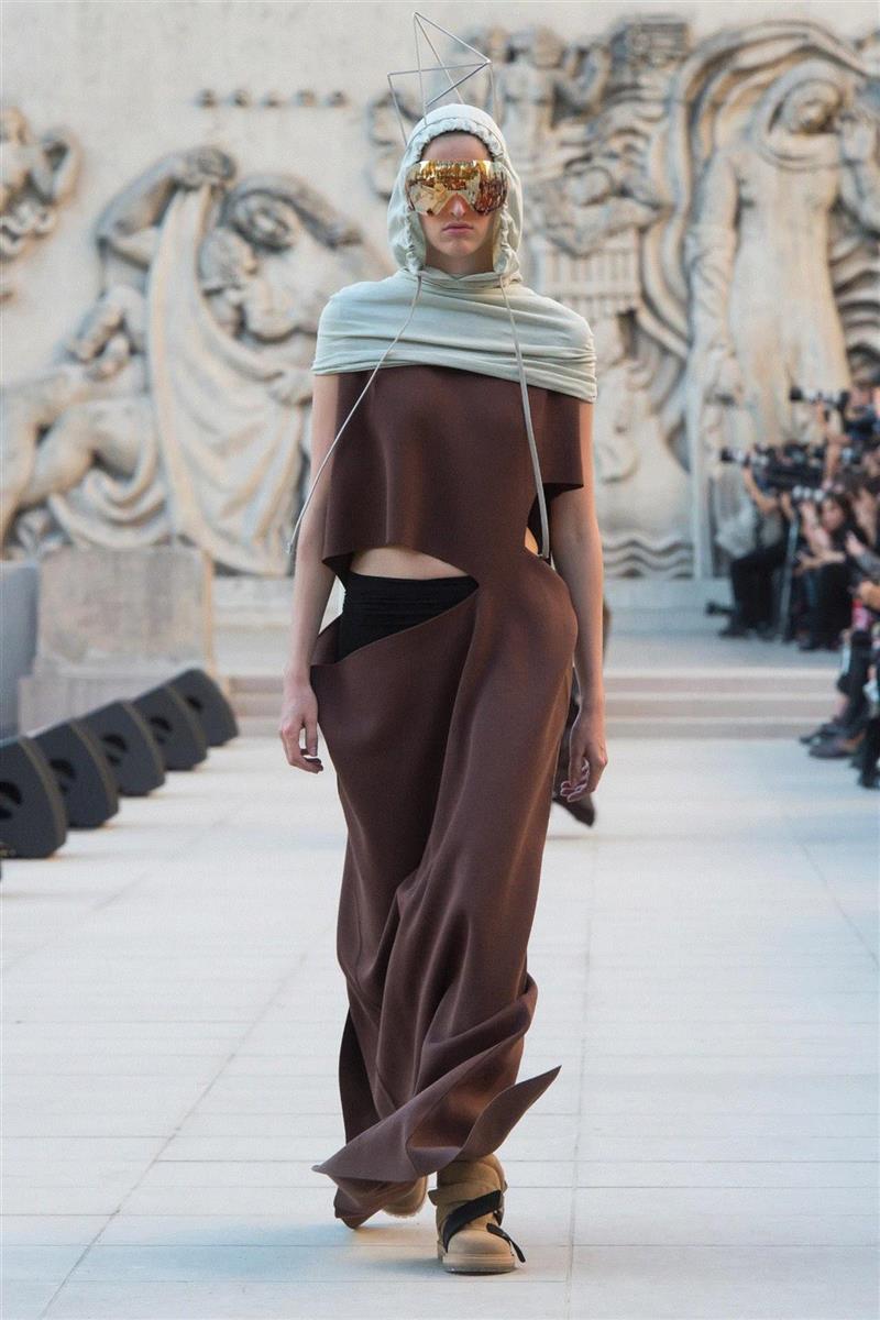 【IFA-时尚资讯】独立和怪异也可以是一种生存之道\Rick Owens,IFA,资讯,生存之道,Owens,欧文斯,设计师,节目,塔特林,夹克,Spring