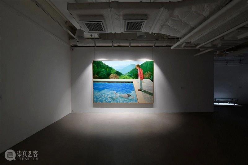 大卫?霍克尼《艺术家肖像（泳池与两个人像）》目前正于香港展出,有望刷新在世艺术家作品拍卖纪录的大卫?霍克尼巨作,霍克尼,大卫,纪录,巨作,肖像,泳池,人像,佳士得,薛斯辛格,香港