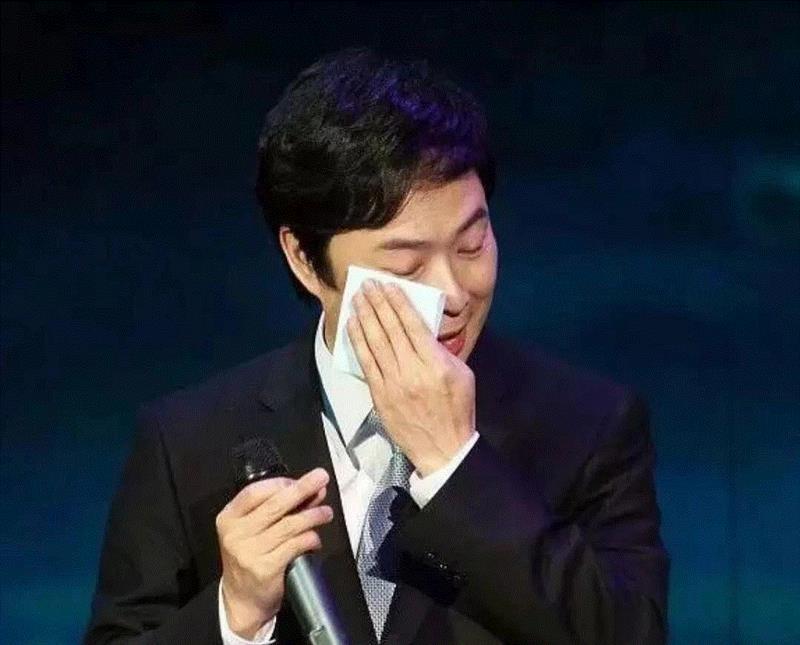 费玉清宣布退出演艺圈，那个讲着段子唱着歌的时代结束了,费玉清,演艺圈,歌手,歌坛,女士,演唱会,演艺,亲笔信,媒体,舞台