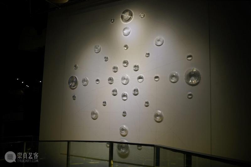 上海MoCA十三周年|群展‘众妙之门’  注入多元学科能量 拓展艺术边界,上海当代艺术馆,石至莹,李磊,杨青青,严培明,科技,井士剑,王冬龄,雕塑,装置,人工智能,嘎德